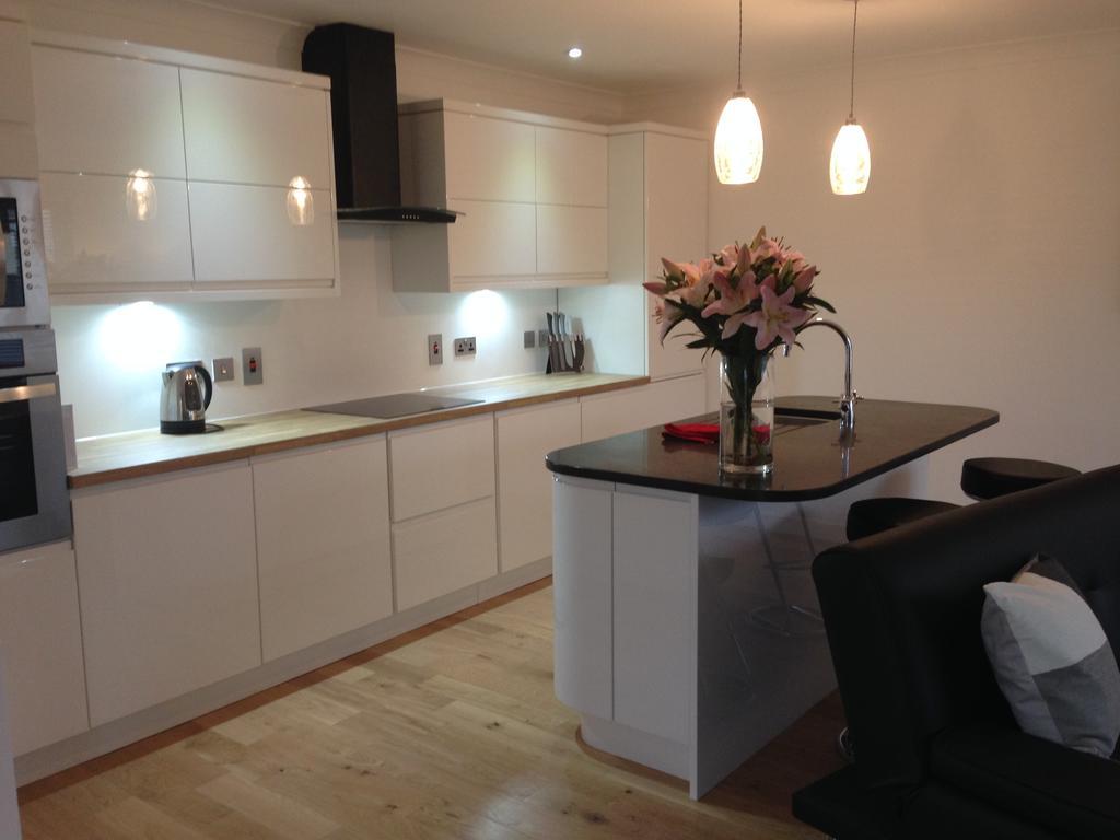 Charming 1Br Cottage With Garden, Spacious Rooms - Part Of Langley Serviced Apartments Several Properties In Wick Wick  Bagian luar foto